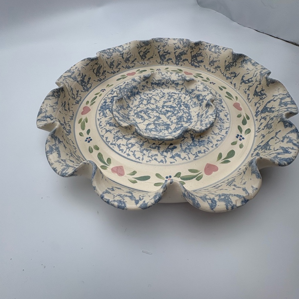 Vintage Floral Scalloped Pottery  Chip and Dip Platter with Hearts - Picture 3 of 13